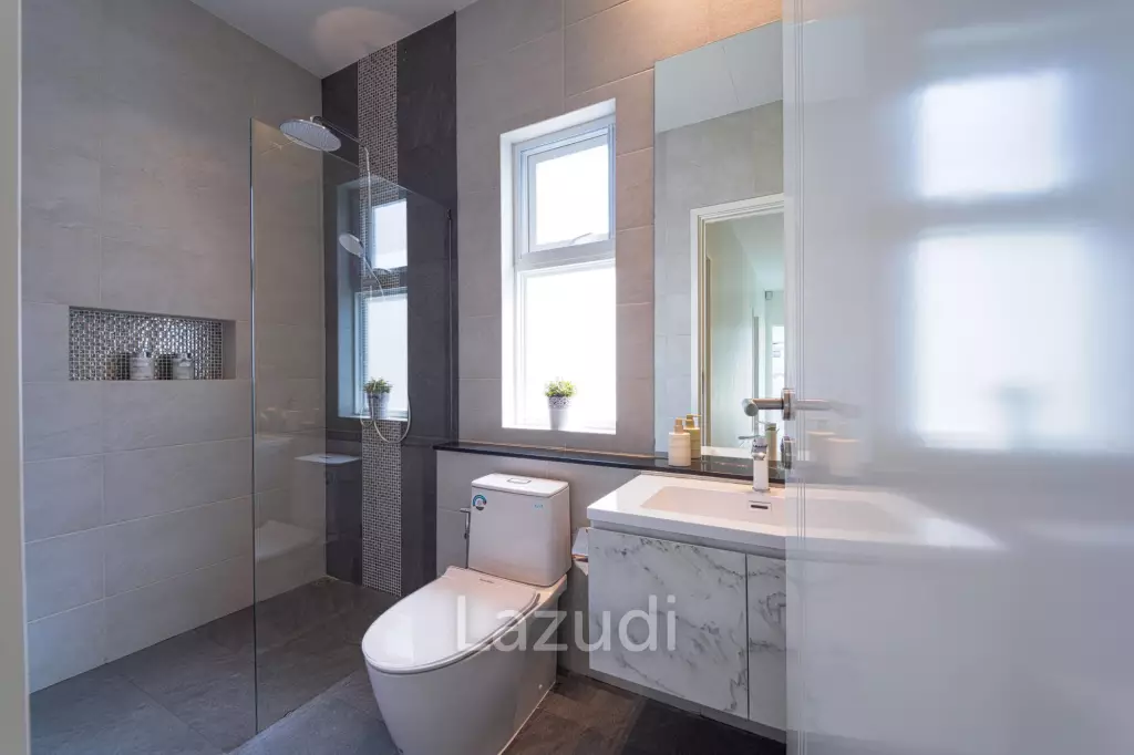 Modern 3 Bedroom Pool Villa in soi112