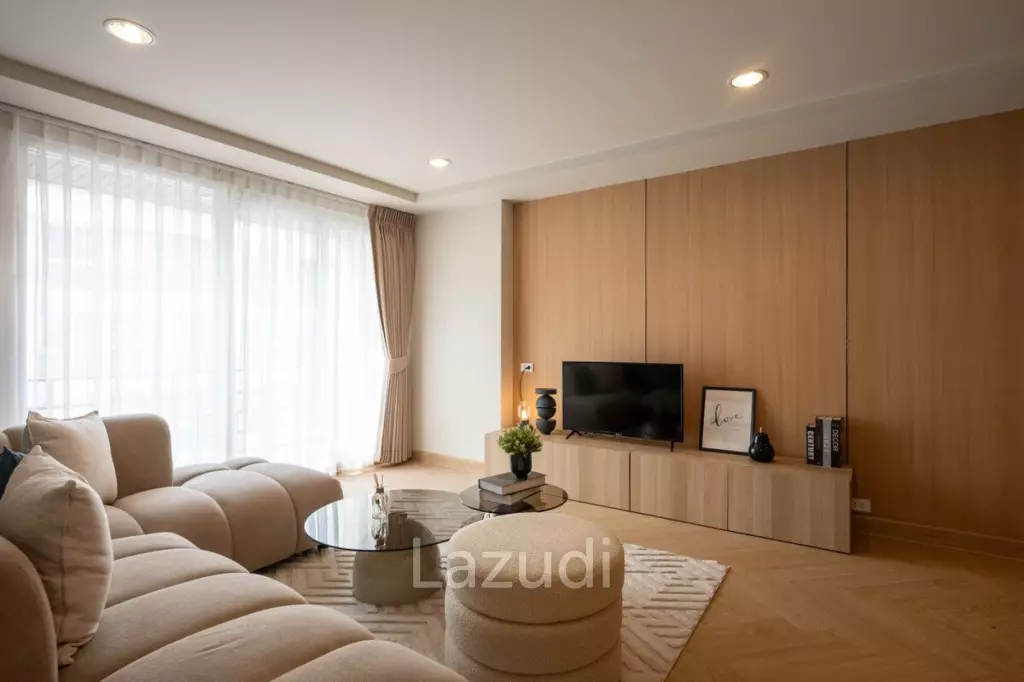 91 sqm 3-Bed Condo on 8th Floor at Resorta Yen-akat Chong Nonsi