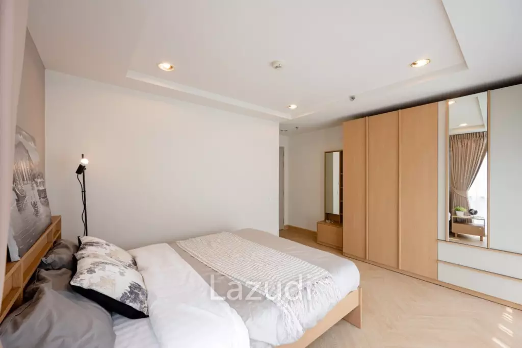 91 sqm 3-Bed Condo on 8th Floor at Resorta Yen-akat Chong Nonsi