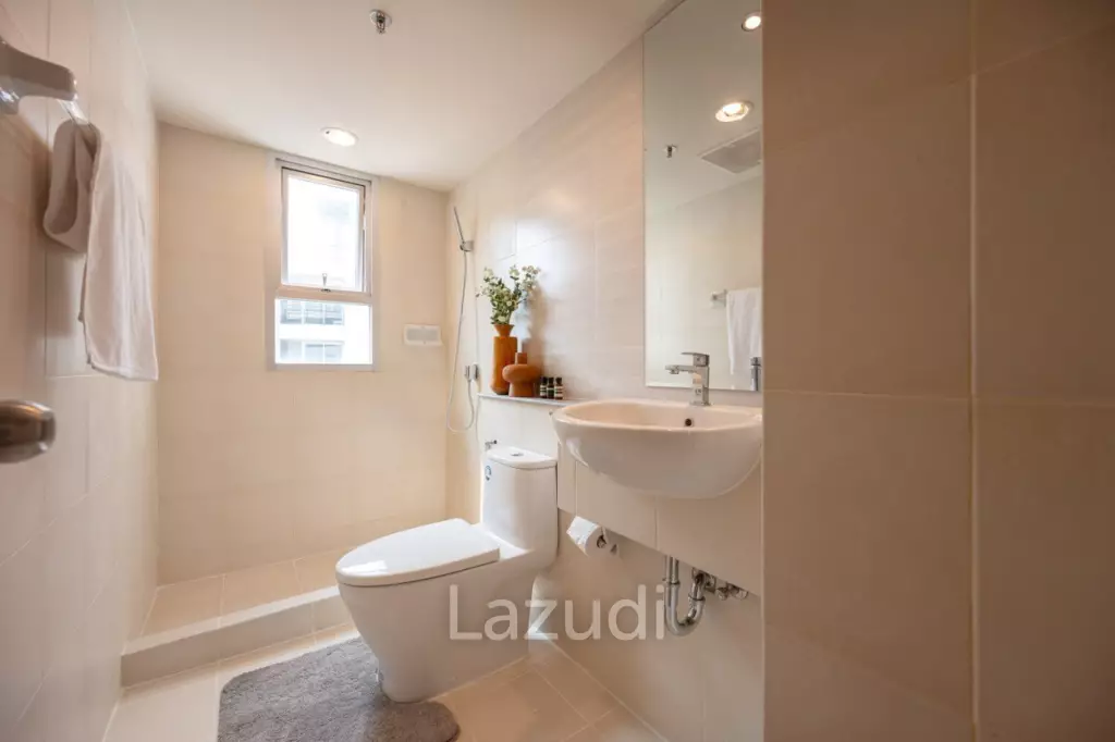 91 sqm 3-Bed Condo on 8th Floor at Resorta Yen-akat Chong Nonsi