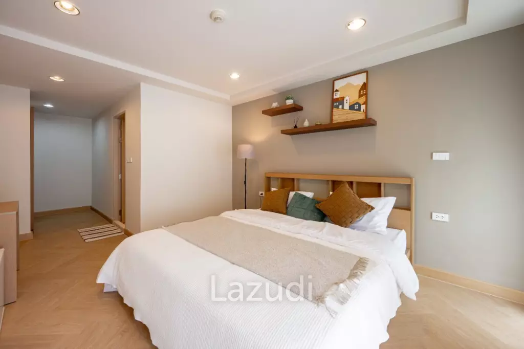91 sqm 3-Bed Condo on 8th Floor at Resorta Yen-akat Chong Nonsi