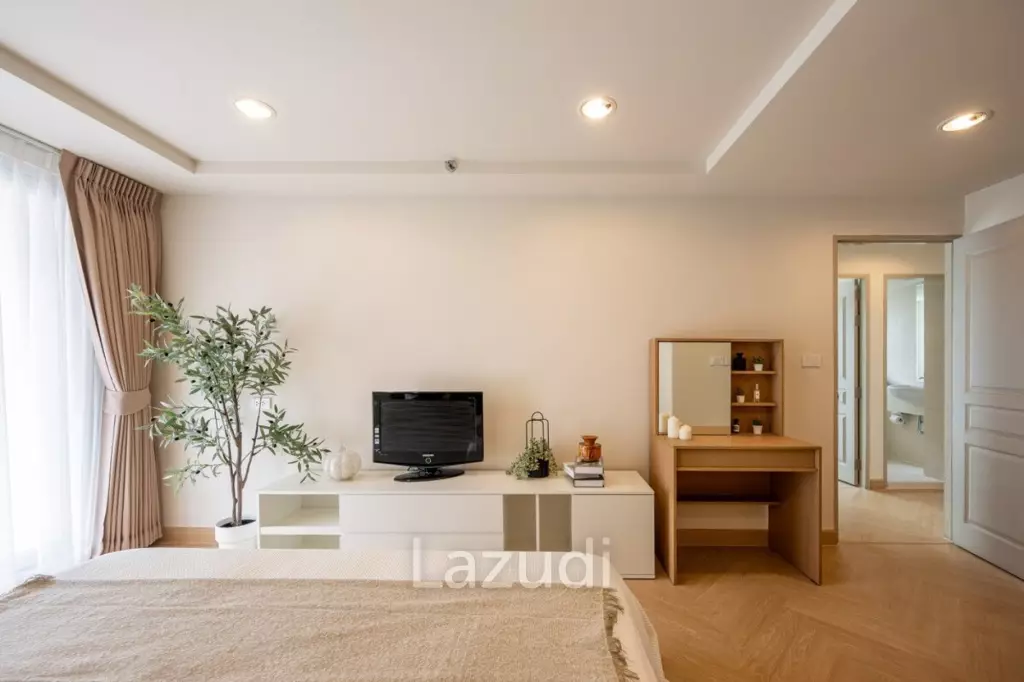 91 sqm 3-Bed Condo on 8th Floor at Resorta Yen-akat Chong Nonsi