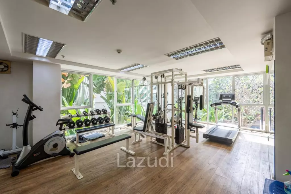 91 sqm 3-Bed Condo on 8th Floor at Resorta Yen-akat Chong Nonsi