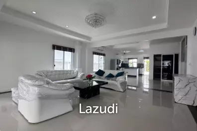 5-Bedroom Pool Villa for Rent in Thalang