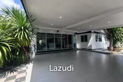 5-Bedroom Pool Villa for Rent in Thalang