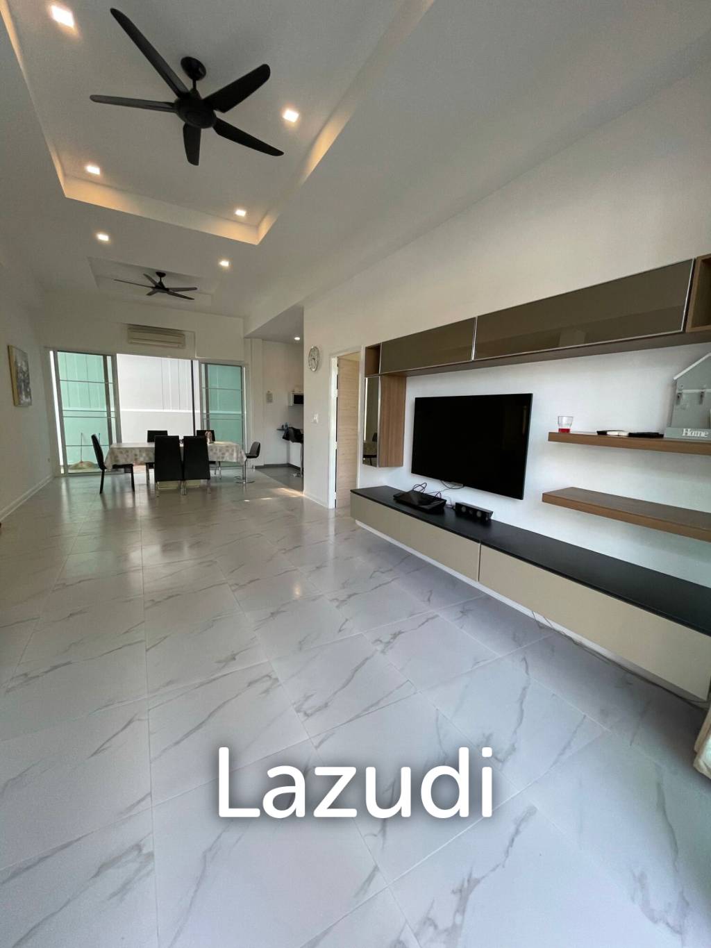 521 ตร.ม 3 เตียง 2 อาบน้ำ วิลล่า For ขาย