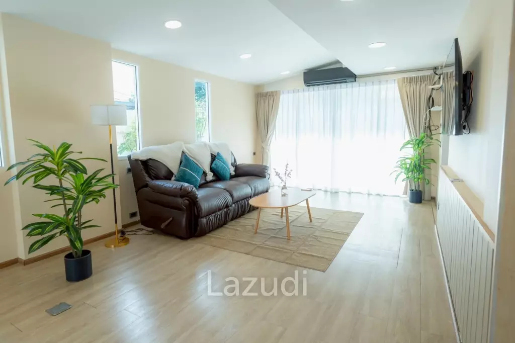 400 sqm Pool House 4 Bedroom in Ekkamai 12