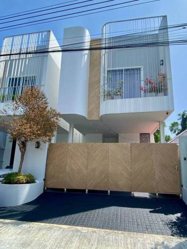 Brand New 2-Storey 3-Bedroom Pool Villa for Sale in Mueang Phuket