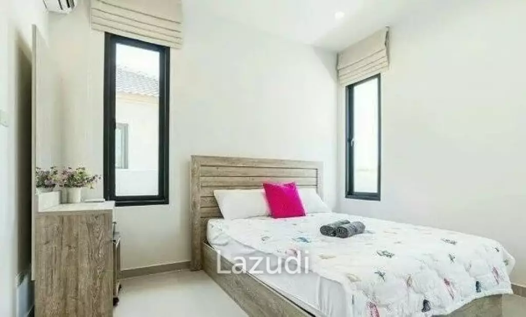 Pet-Friendly 3-Bedroom Pool Villa Mil Pool Villas Soi 102