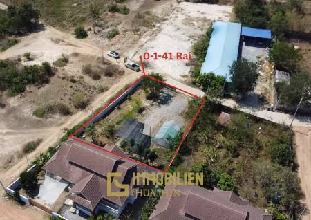 Прямоугольный земельный участок площадью 564 кв. м в Тхап Тай ​​Хуа Хин.