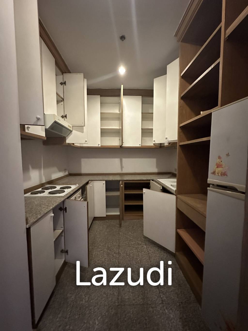 1 bed 1 bath condo 88 sqm. Baan Chao Praya for sale