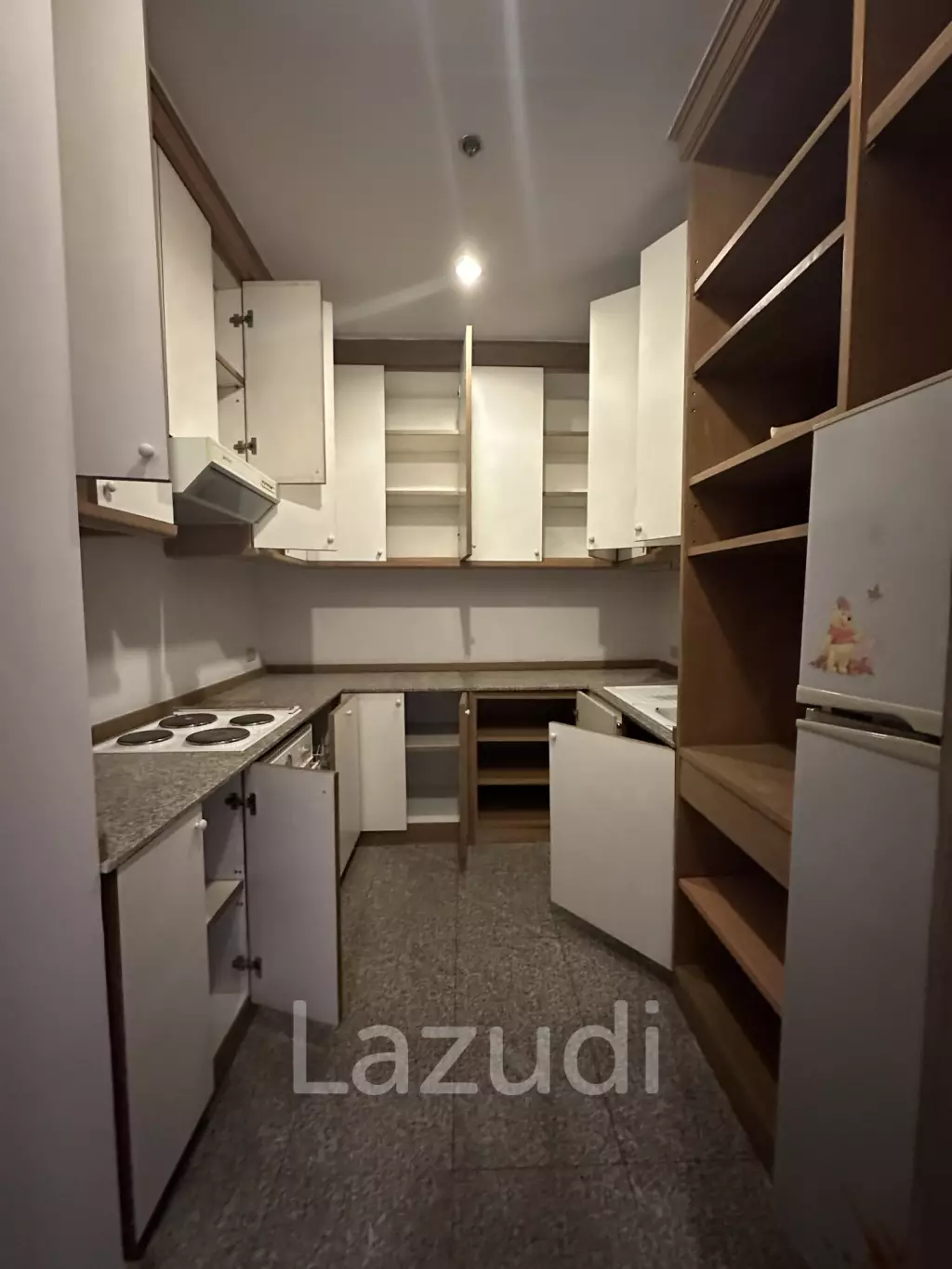 1 bed 1 bath condo 88 sqm. Baan Chao Praya for sale