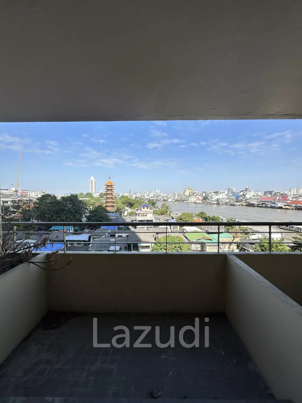 1 bed 1 bath condo 88 sqm. Baan Chao Praya for sale