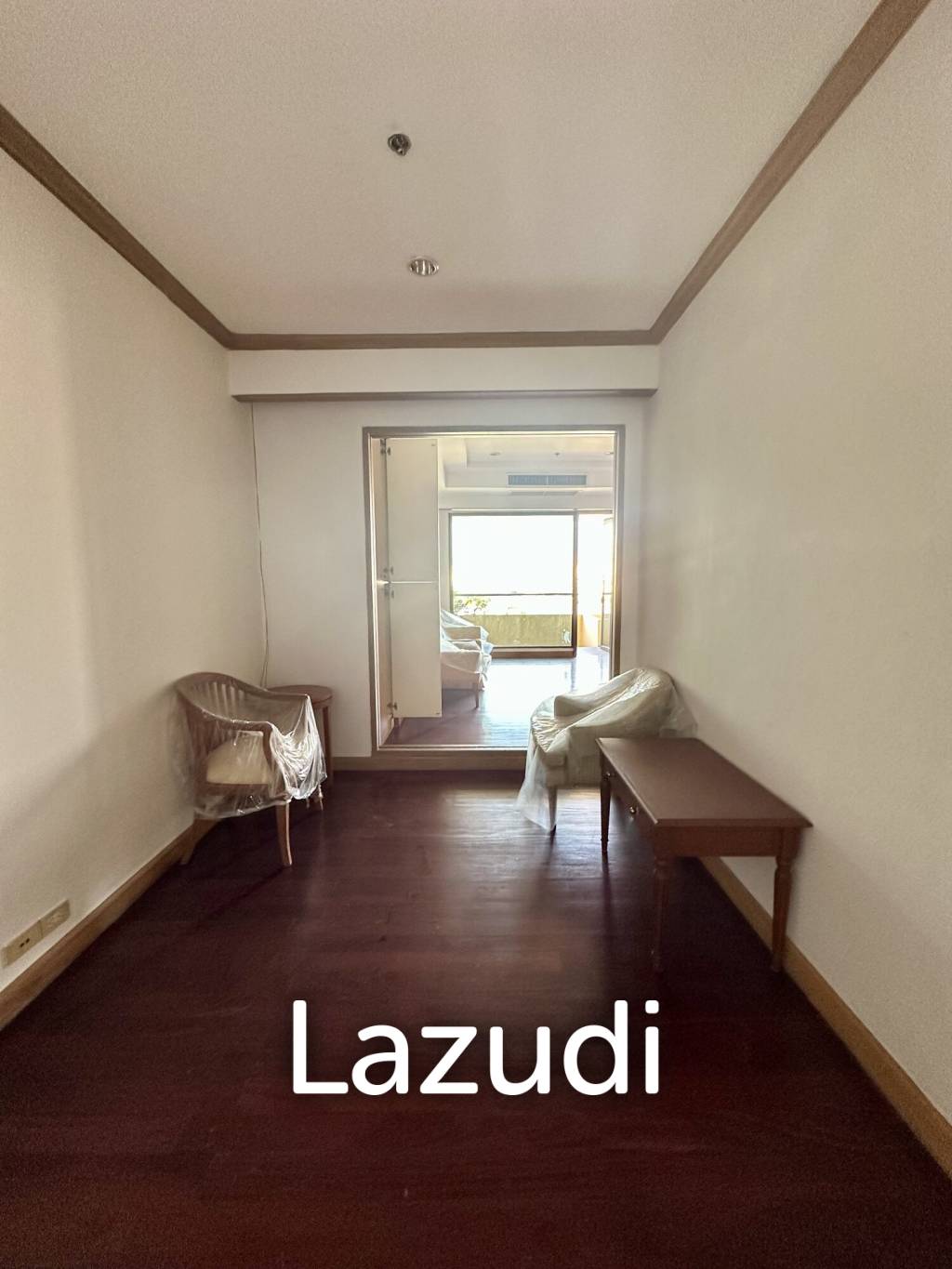 1 bed 1 bath condo 88 sqm. Baan Chao Praya for sale