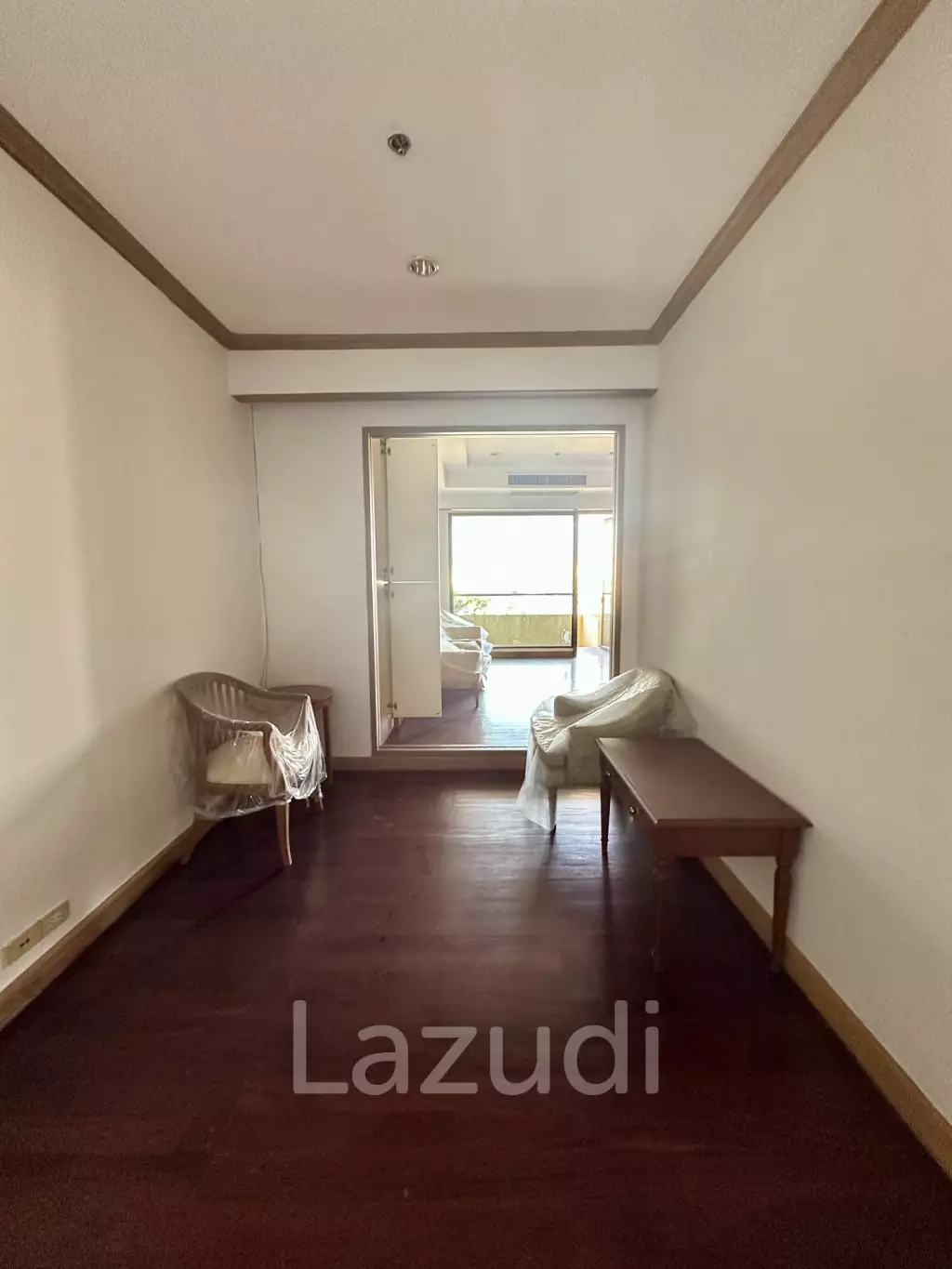 1 bed 1 bath condo 88 sqm. Baan Chao Praya for sale