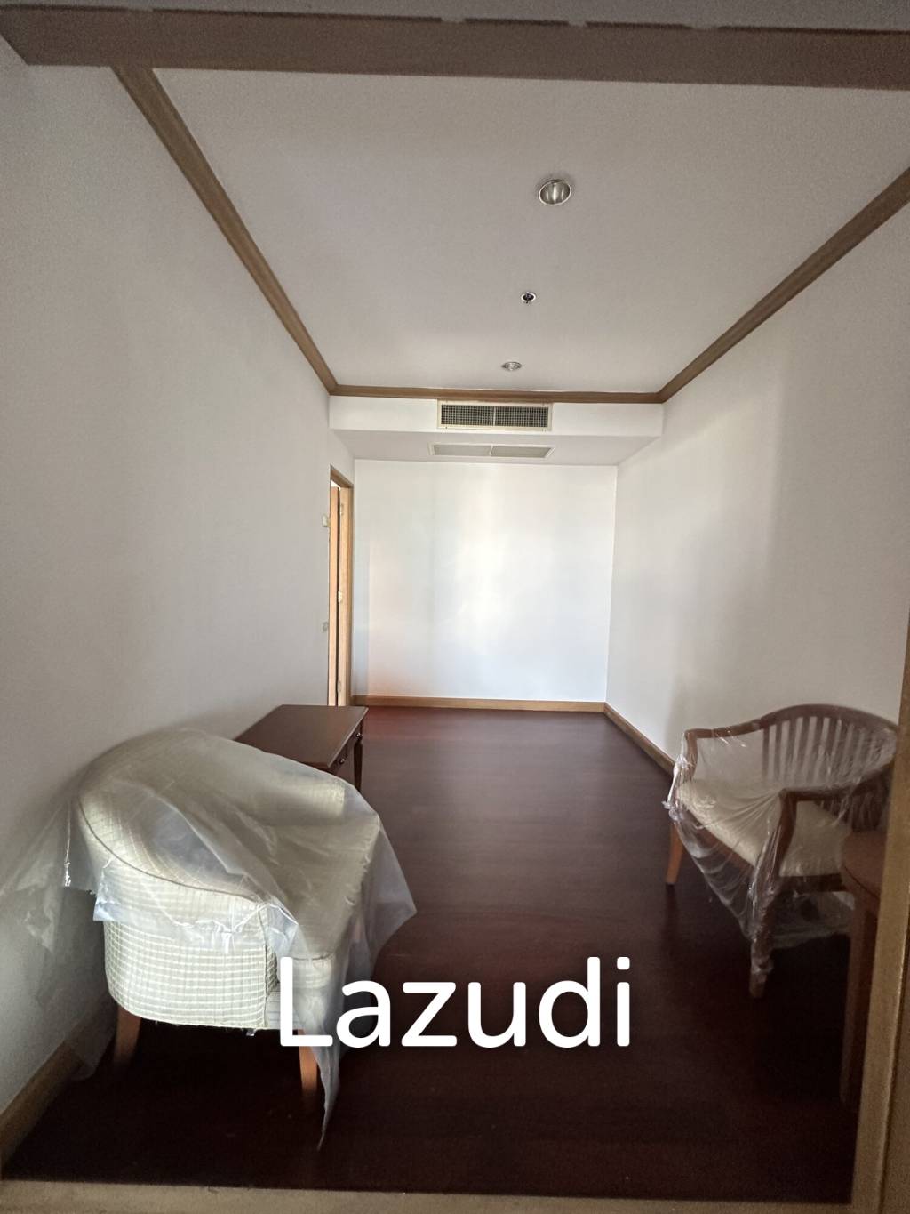 1 bed 1 bath condo 88 sqm. Baan Chao Praya for sale