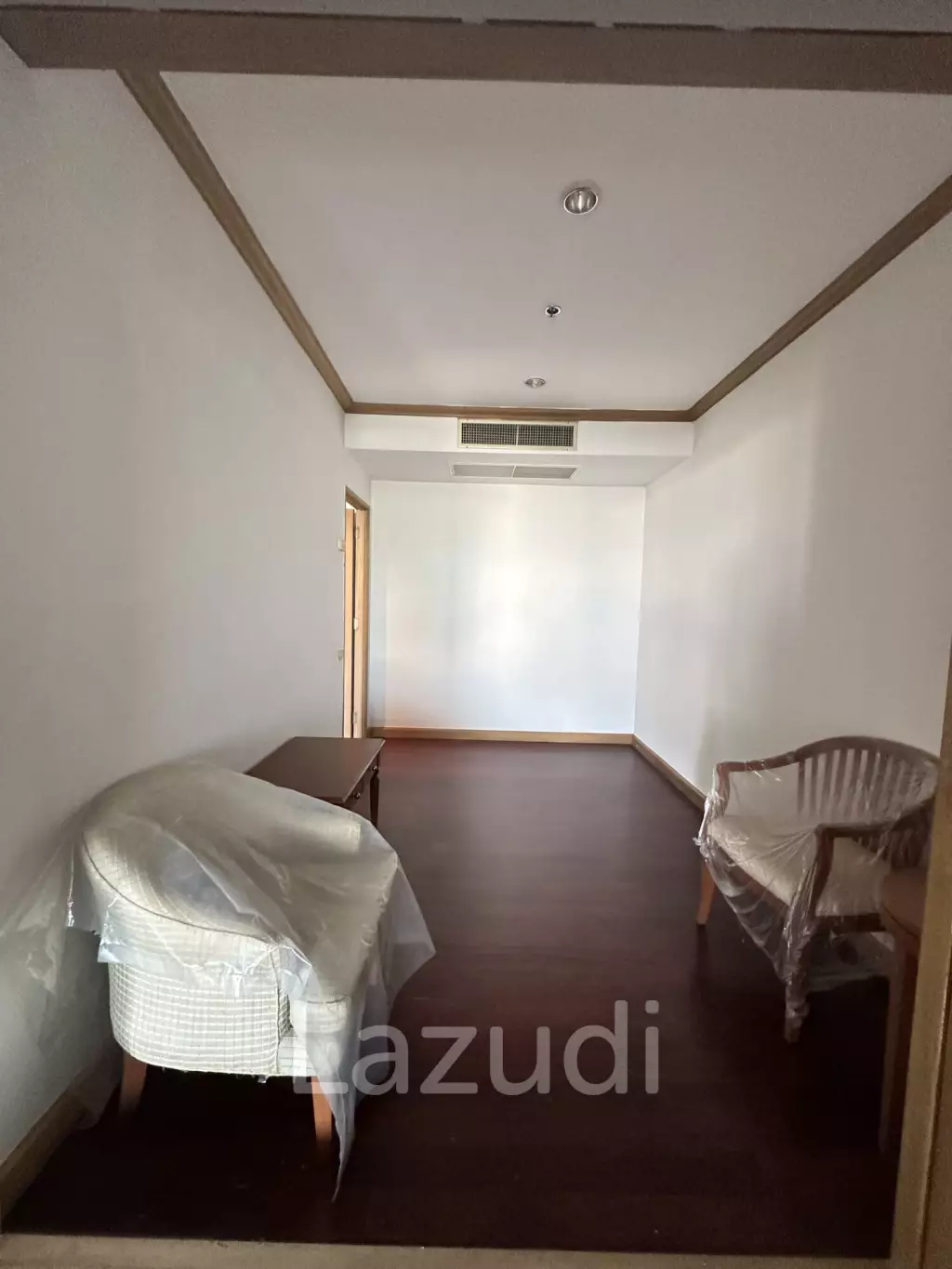1 bed 1 bath condo 88 sqm. Baan Chao Praya for sale