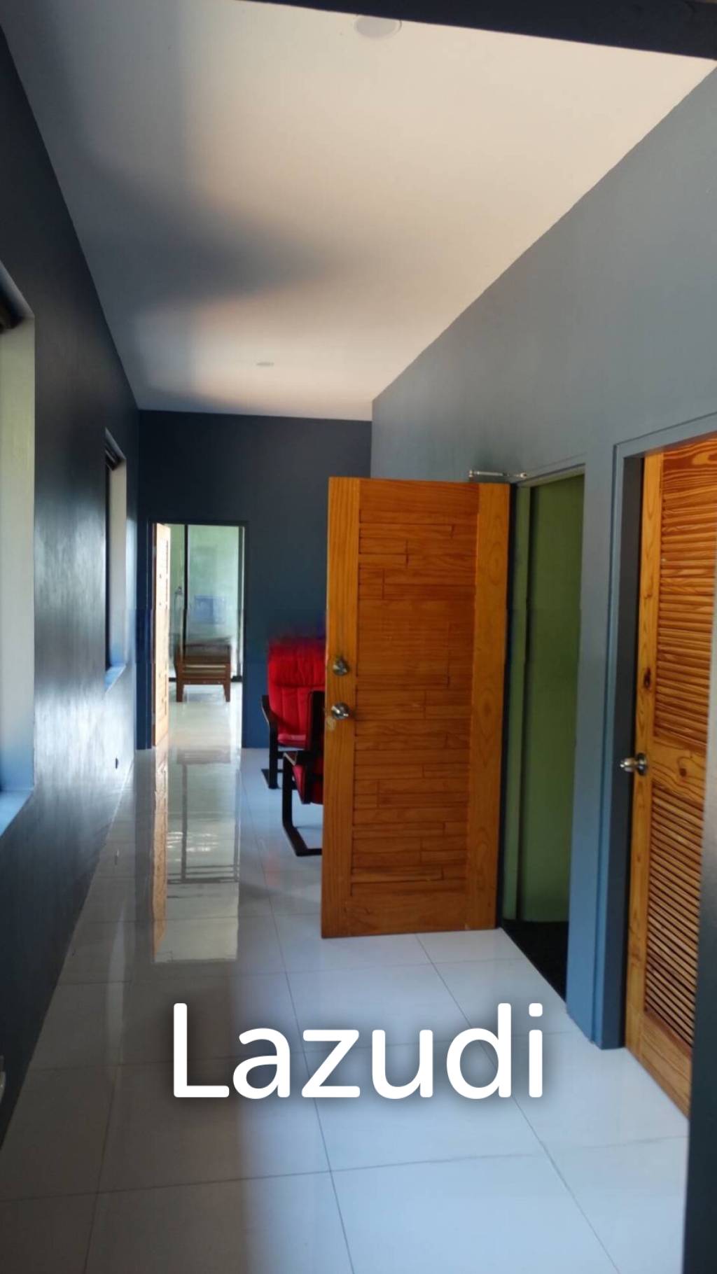 2 Storey house at Samroiyot with 2 Rai land