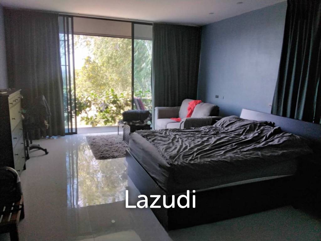 2 Storey house at Samroiyot with 2 Rai land