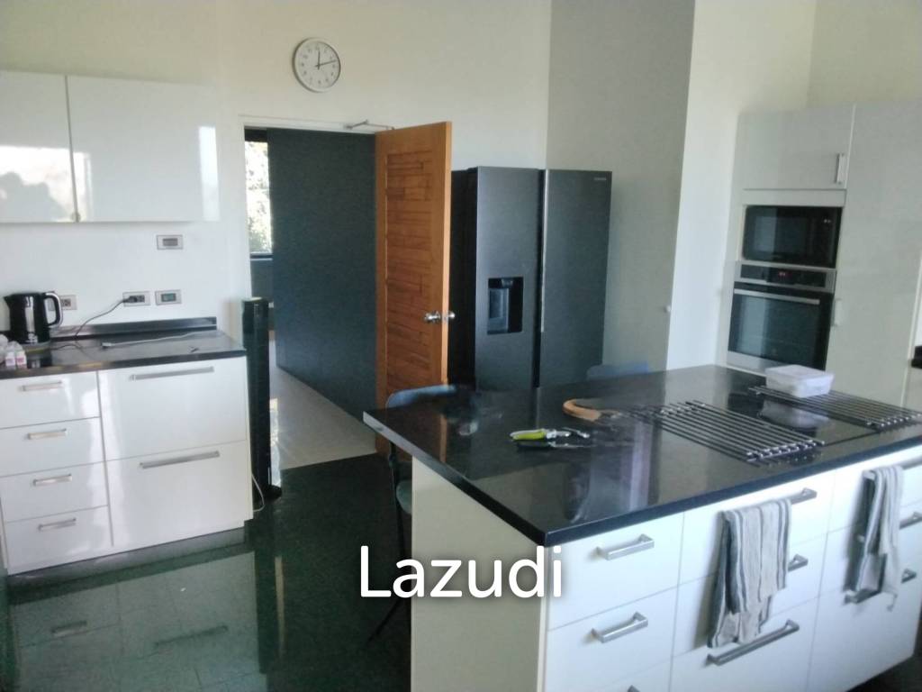 2 Storey house at Samroiyot with 2 Rai land