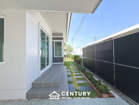 Elegant 1 Story house with private swimming pool in Hin Lek Fai