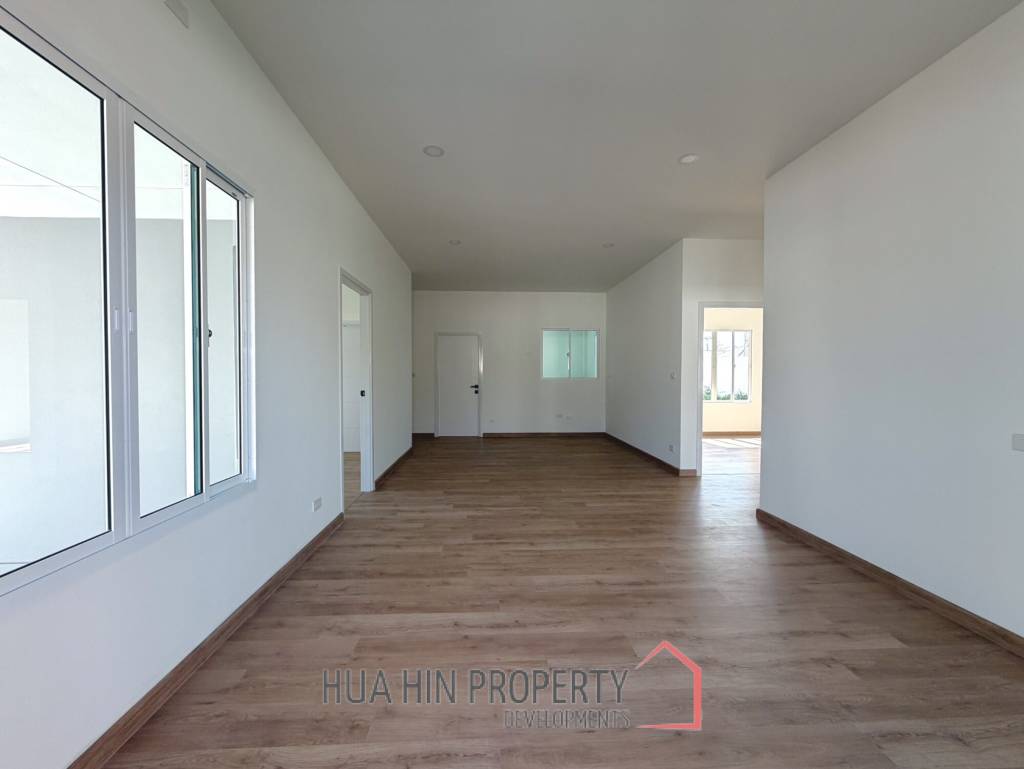 Elegant 1 Story house with private swimming pool in Hin Lek Fai