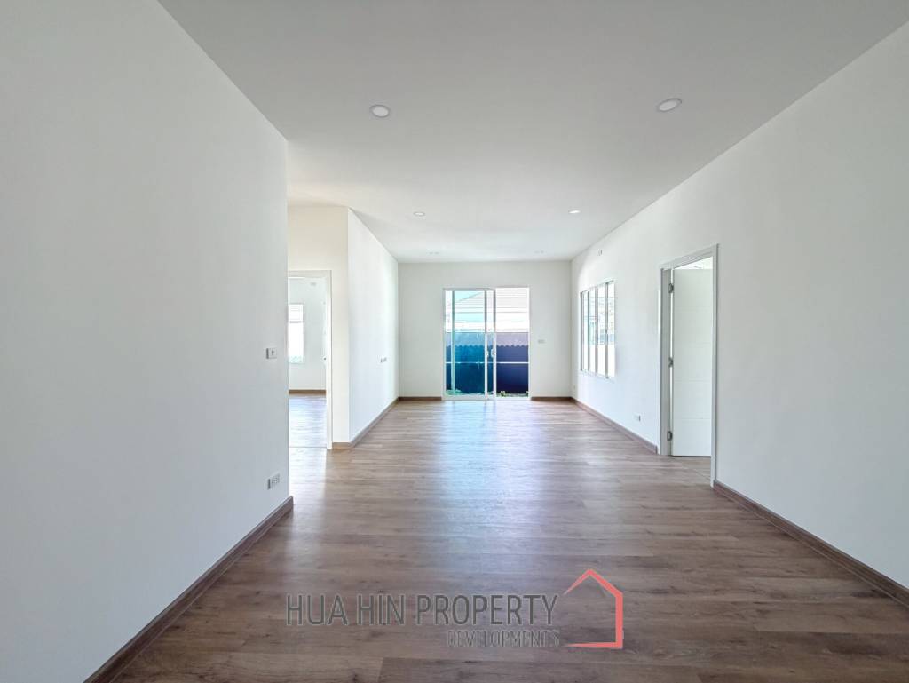 Elegant 1 Story house with private swimming pool in Hin Lek Fai