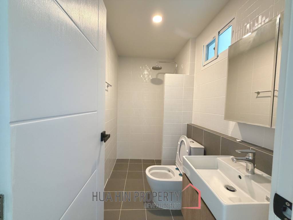 Elegant 1 Story house with private swimming pool in Hin Lek Fai