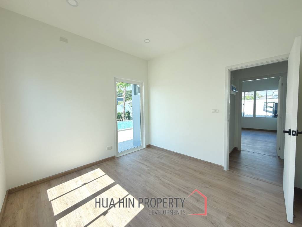 Elegant 1 Story house with private swimming pool in Hin Lek Fai