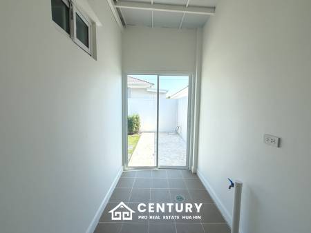 Elegant 1 Story house with private swimming pool in Hin Lek Fai