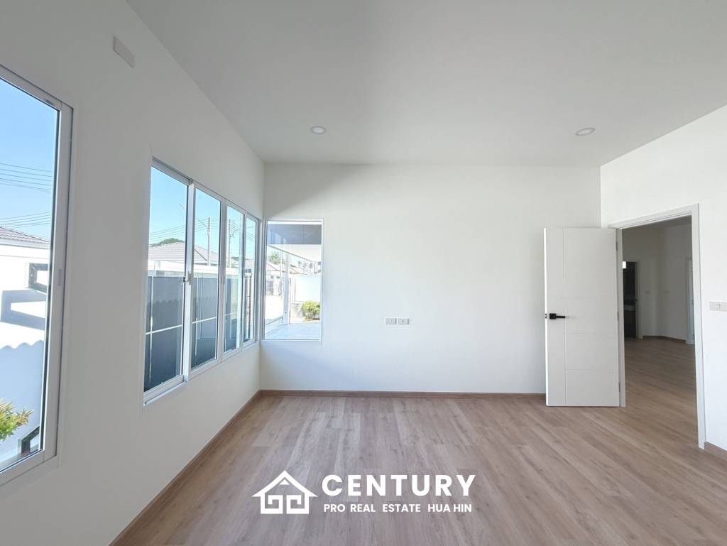 Elegant 1 Story house with private swimming pool in Hin Lek Fai