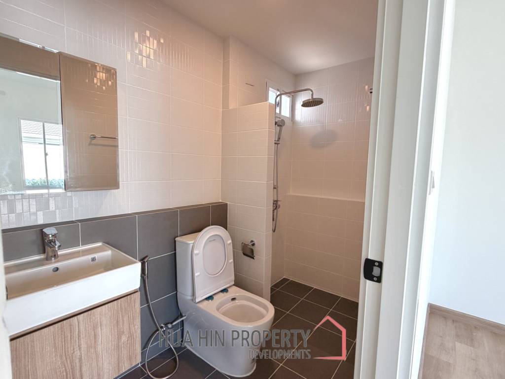 Elegant 1 Story house with private swimming pool in Hin Lek Fai