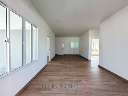 Elegant 1 Story house with private swimming pool in Hin Lek Fai