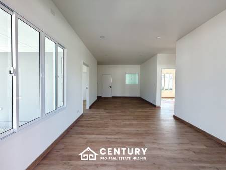 Elegant 1 Story house with private swimming pool in Hin Lek Fai