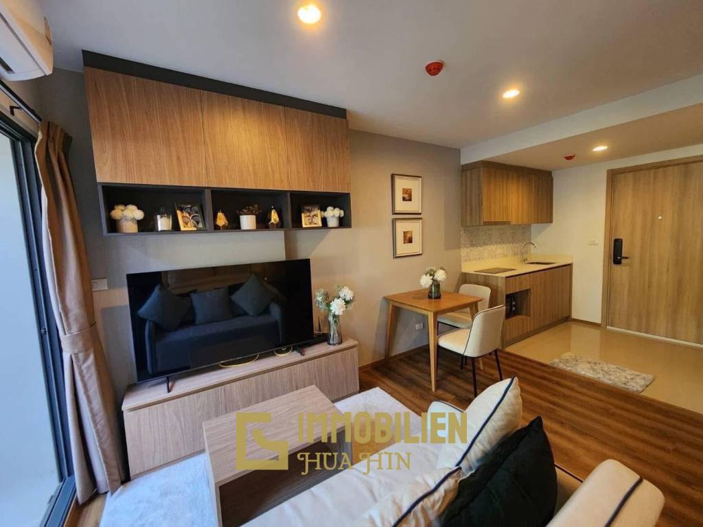 Stilvoll / voll möbliert / Balkon