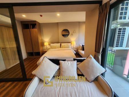 Stilvoll / voll möbliert / Balkon