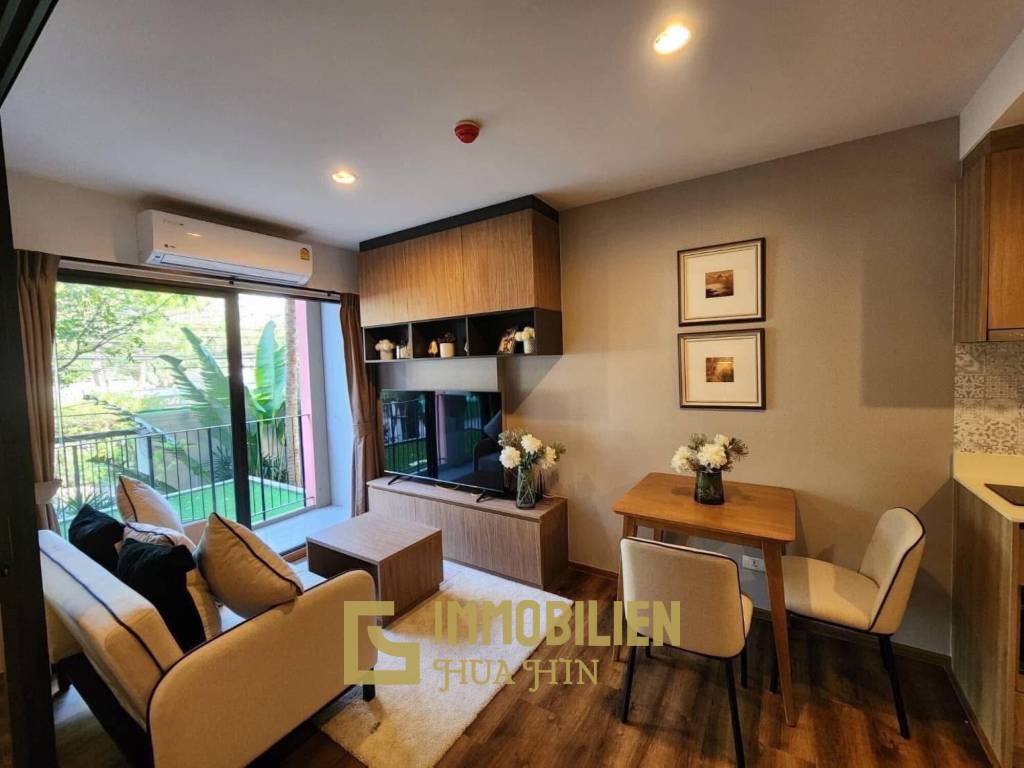 Stilvoll / voll möbliert / Balkon