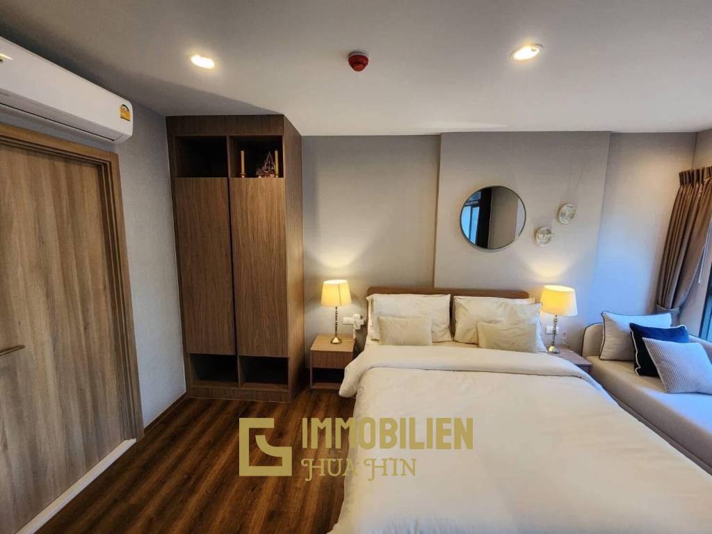 Stilvoll / voll möbliert / Balkon