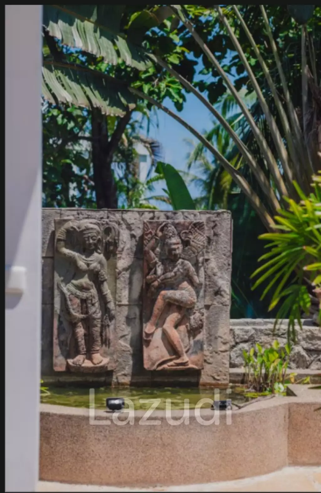 3-Bedroom Hillside Pool Villa within Walking Distance to Surin Beach