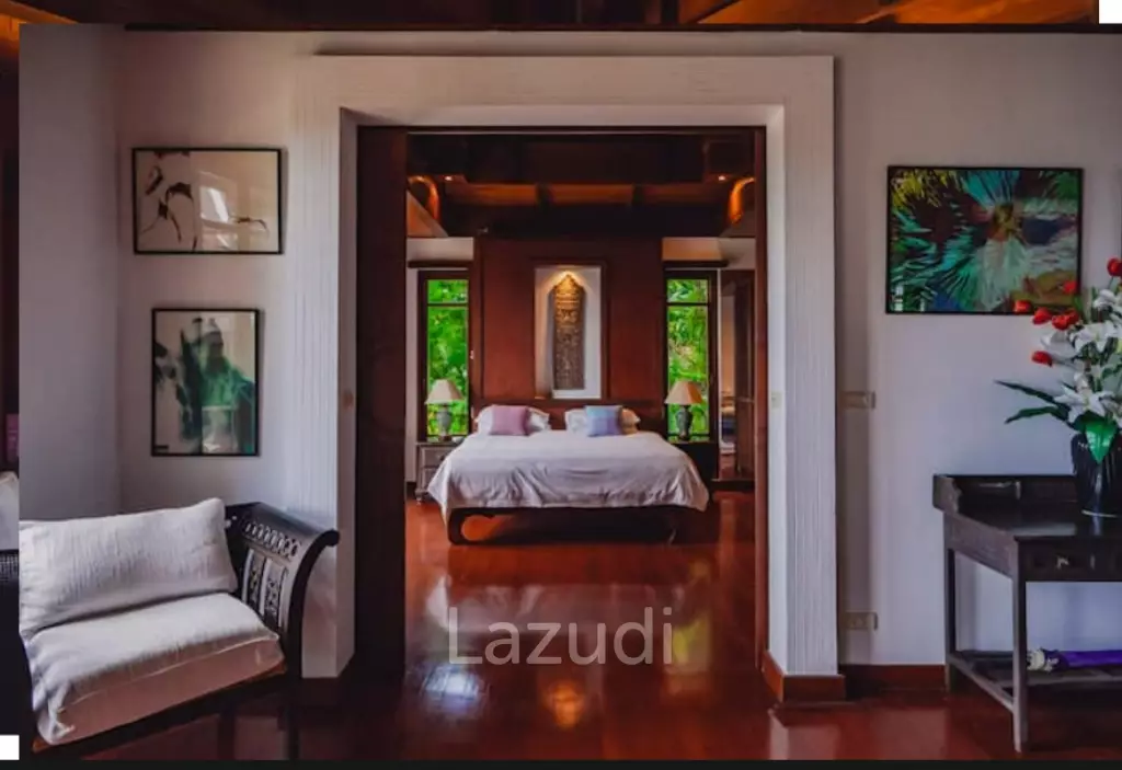 3-Bedroom Hillside Pool Villa within Walking Distance to Surin Beach