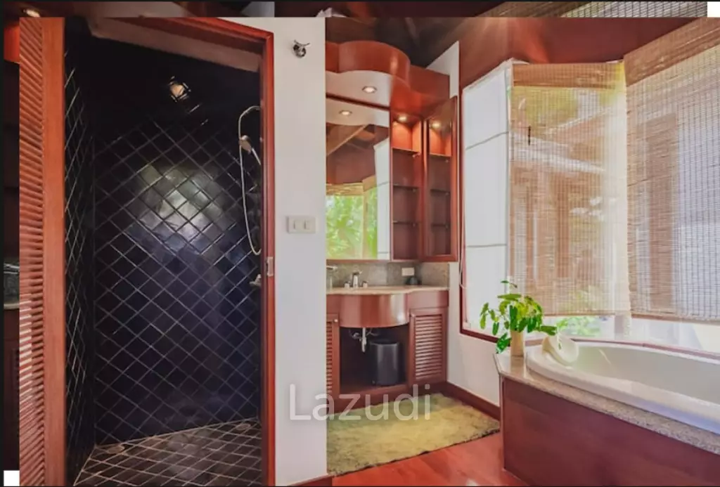 3-Bedroom Hillside Pool Villa within Walking Distance to Surin Beach