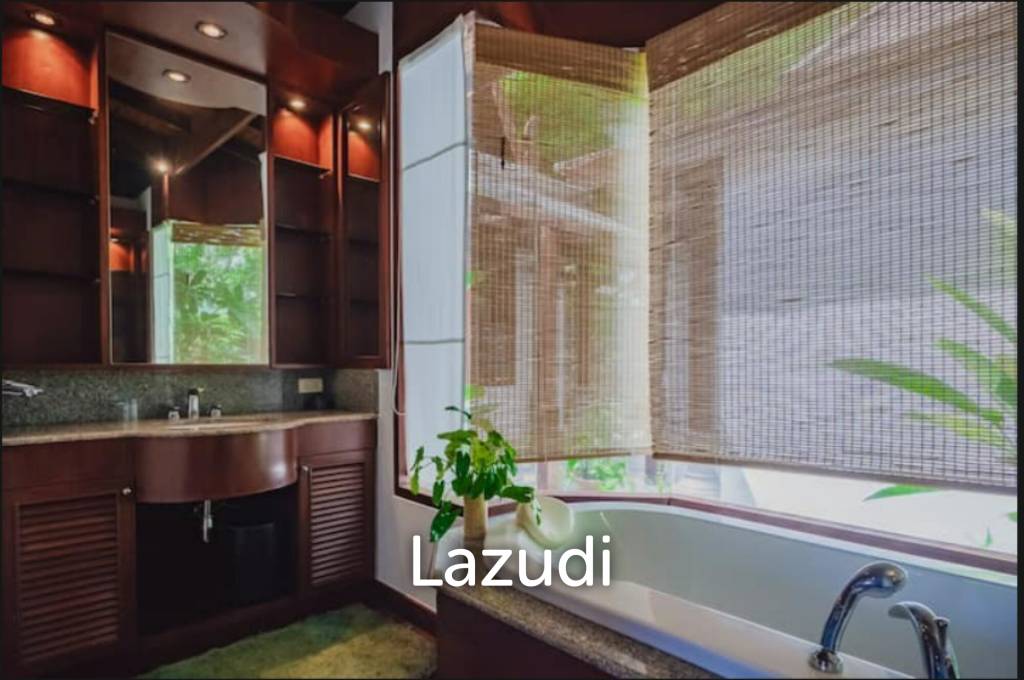 3-Bedroom Hillside Pool Villa within Walking Distance to Surin Beach