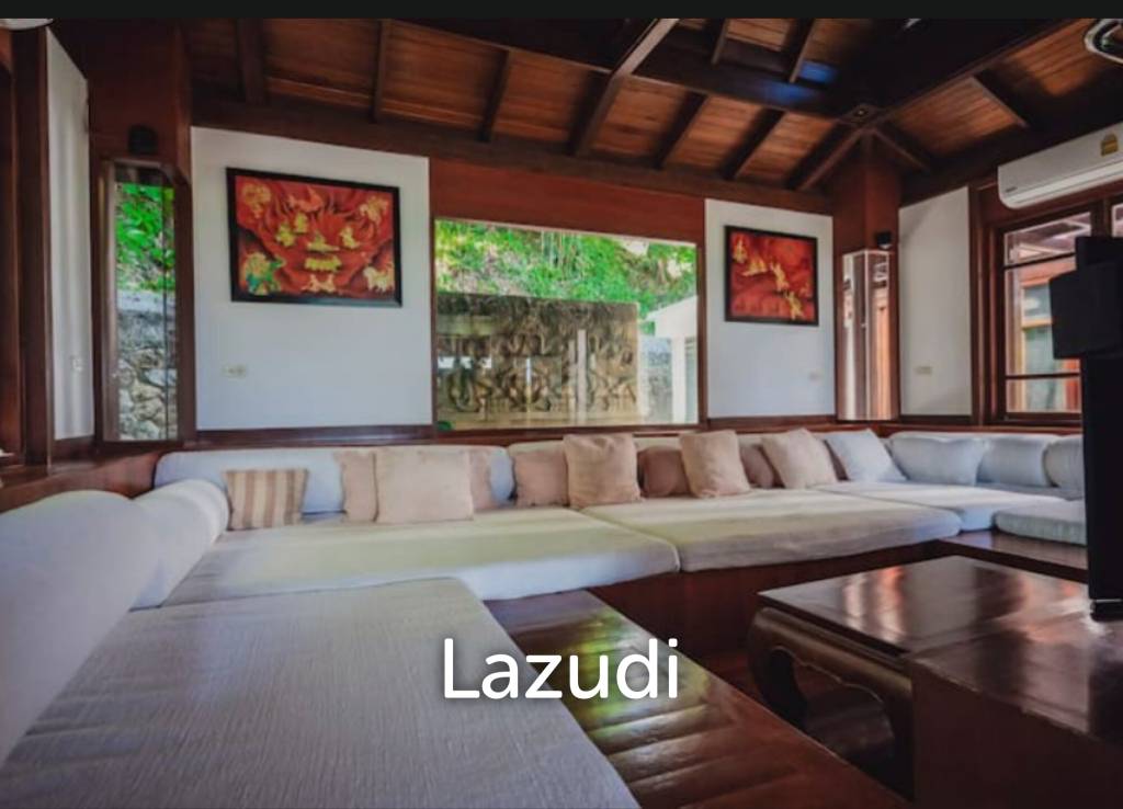 3-Bedroom Hillside Pool Villa within Walking Distance to Surin Beach