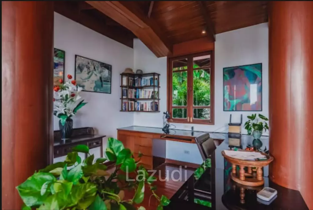 3-Bedroom Hillside Pool Villa within Walking Distance to Surin Beach