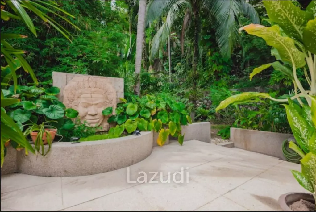 3-Bedroom Hillside Pool Villa within Walking Distance to Surin Beach
