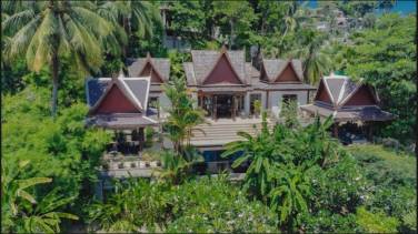 3-Bedroom Hillside Pool Villa within Walking Distance to Surin Beach