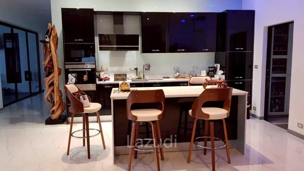 4 Bedroom 5 Bathroom 600 SQ.M. EI Grande