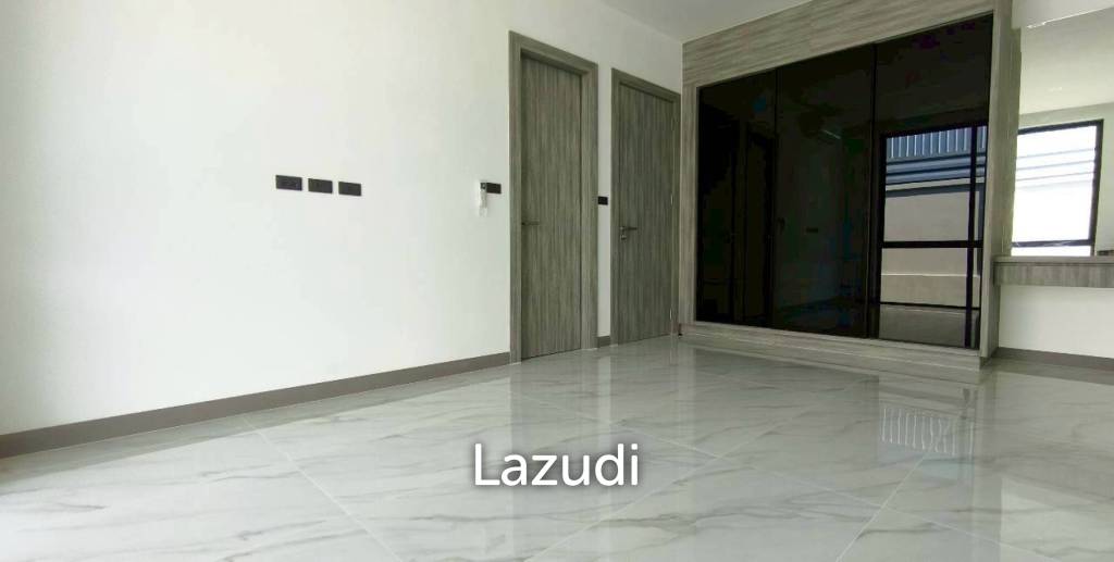 Grand Family Villa Luxury 5-Bedroom Oasis In Chaiyapruek