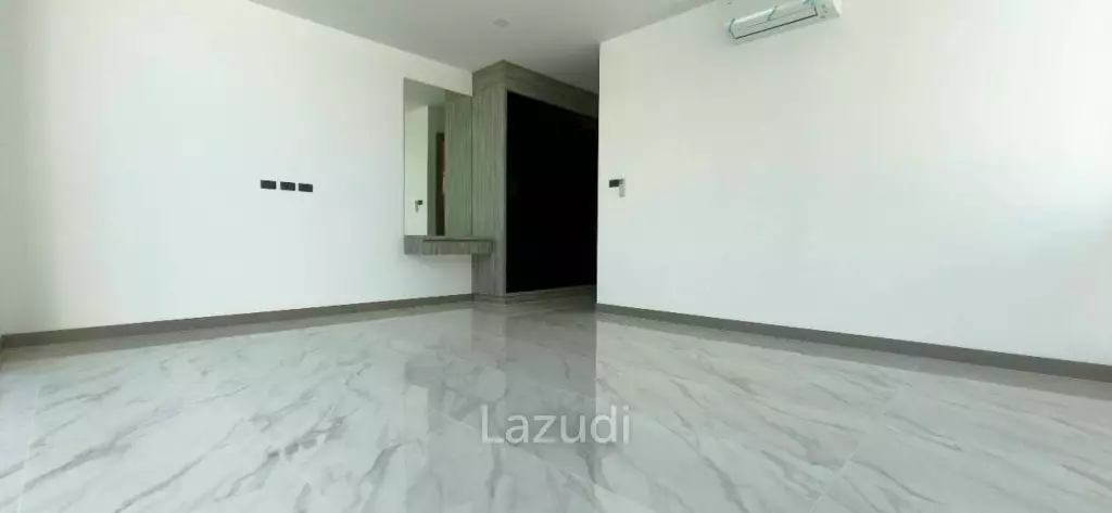 Grand Family Villa Luxury 5-Bedroom Oasis In Chaiyapruek