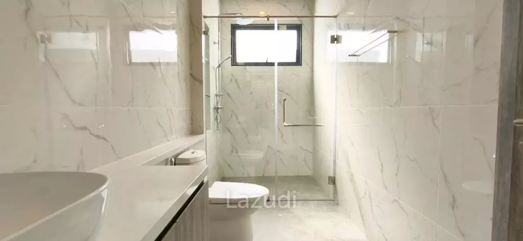 Grand Family Villa Luxury 5-Bedroom Oasis In Chaiyapruek